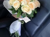 Կրեմագույն վարդեր, գեղեցիկ ծաղկեփունջ, օնլայն պատվեր, առաքում երևանում