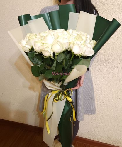 Սպիտակ հոլանդական վարդերի Առաքում Հայաստանում, օնլայն պատվեր Հայաստանո